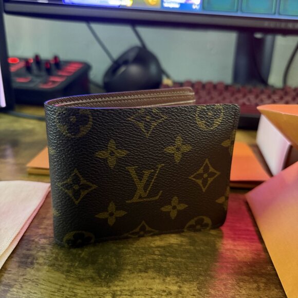 Louis Vuitton Monogram Multiple Wallet (M60895) - Picture 3 of 9
